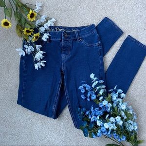 Cute skinny jeans 🍄